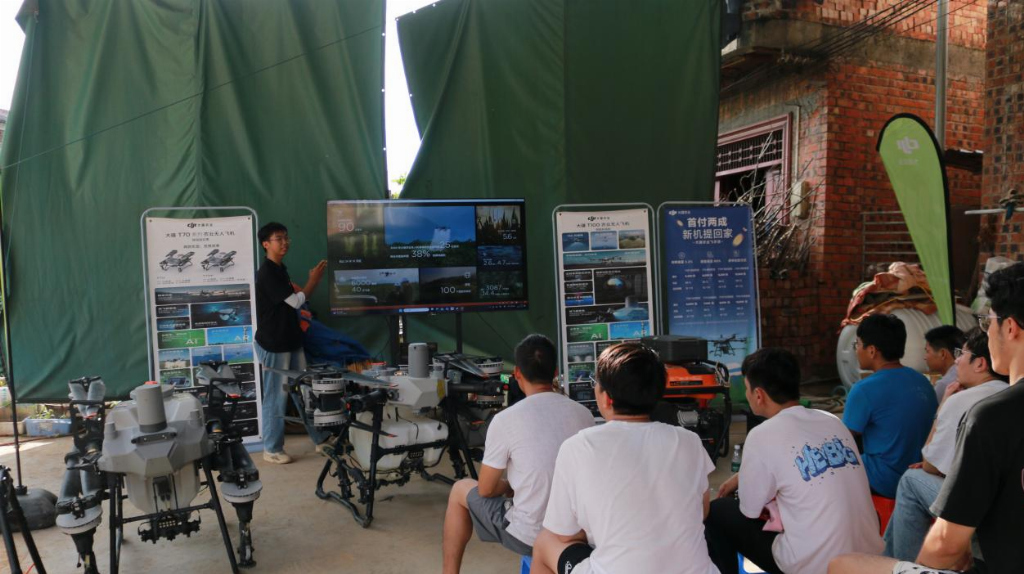 自讨苦吃担使命 智装赋能筑基层——广西农业职业技术大学赴甫必屯暑期“三下乡”